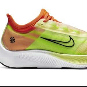 Nike Women's Zoom Fly 3 Rise Size 7.5